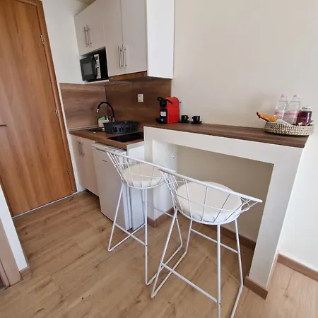 Closer Premium 1 * Salonic