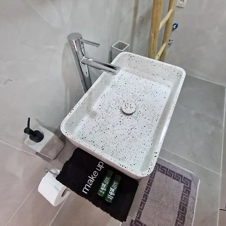 Closer Premium 1 * Salonic